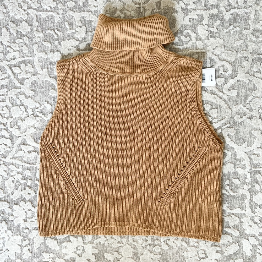 Gorgeous French Connection turtle sweater